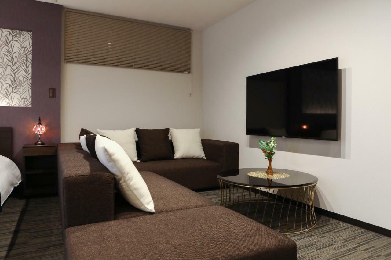 Grand Base Hakata Lejlighedshotel Fukuoka  Eksteriør billede